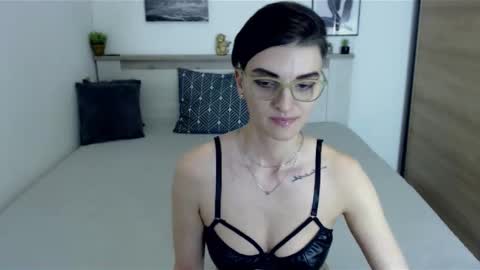 Hi there guys  My pleasure in your hands  pvt is open online show from January 2025 05:16:02 PM