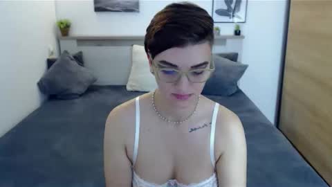 Hi there guys  My pleasure in your hands  pvt is open online show from November 2025 06:13:02 AM