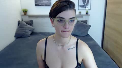 Hi there guys  My pleasure in your hands  pvt is open online show from November 2025 08:02:01 AM