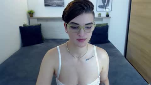Hi there guys  My pleasure in your hands  pvt is open online show from November 2025 08:02:02 AM
