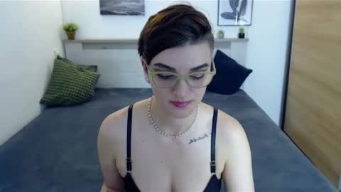 Hi there guys  My pleasure in your hands  pvt is open online show from November 2025 07:52:02 AM