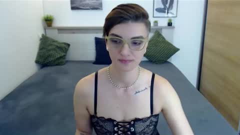 Hi there guys  My pleasure in your hands  pvt is open online show from December 2025 10:04:02 PM