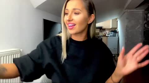 Snapshot of amyroberta92 chatting on December 2024 09:56:01 AM amyroberta92 online show from December 2024 09:56:01 AM