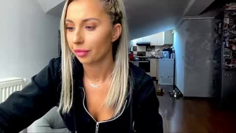 Snapshot of amyroberta92 chatting on December 2024 09:51:01 AM amyroberta92 online show from December 2024 09:51:01 AM