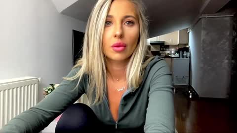 Snapshot of amyroberta92 chatting on December 2024 09:59:02 AM amyroberta92 online show from December 2024 09:59:02 AM