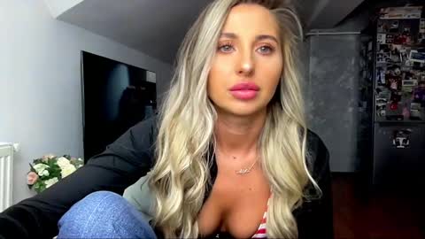 Snapshot of amyroberta92 chatting on January 2025 09:57:01 AM amyroberta92 online show from January 2025 09:57:01 AM