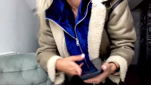 Snapshot of amyroberta92 chatting on January 2025 10:12:02 AM amyroberta92 online show from January 2025 10:12:02 AM