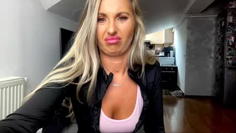 Snapshot of amyroberta92 chatting on March 2025 10:07:02 AM amyroberta92 online show from March 2025 10:07:02 AM