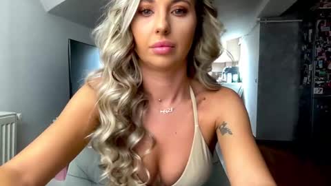 Snapshot of amyroberta92 chatting on September 2025 06:47:02 AM amyroberta92 online show from September 2025 06:47:02 AM