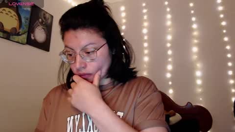 Snapshot of amywine7 chatting on February 2025 04:09:02 AM Amy online show from February 2025 04:09:02 AM
