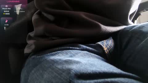 Snapshot of an4y8ot chatting on March 2025 09:33:02 AM A online show from March 2025 09:33:02 AM