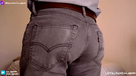 Snapshot of an_expose chatting on October 2025 05:01:01 PM an expos online show from October 2025 05:01:01 PM