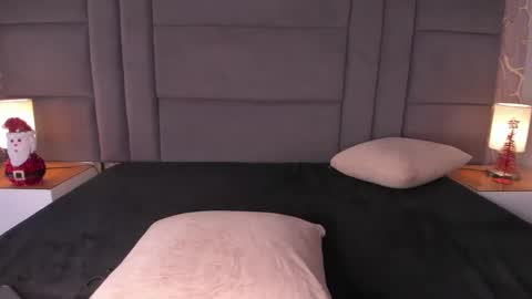 Ana  online show from December 2024 06:15:02 PM