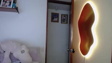 Ana online show from October 2025 09:33:01 AM