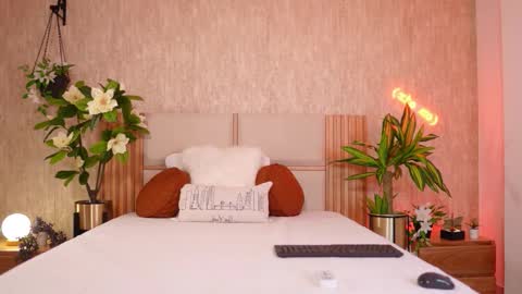 Ana  online show from September 2025 03:39:01 AM