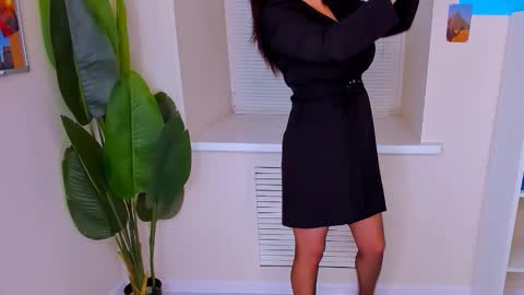 Ana online show from November 2025 03:22:02 PM