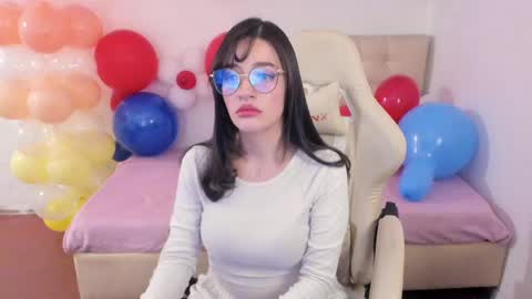 Im anna but you can call me as you want online show from April 2026 09:09:02 PM