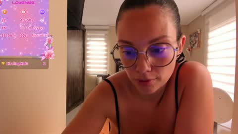 Snapshot of anabel_25 chatting on June 2026 07:05:01 PM Anabel online show from June 2026 07:05:01 PM