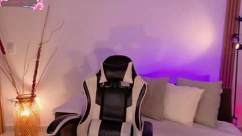 ANABEL WOLF  online show from June 2026 03:35:01 PM