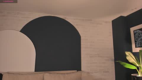 Ana  online show from October 2025 12:17:01 PM