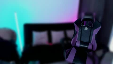      help me to get 100 thumps up  online show from December 2024 02:45:02 AM