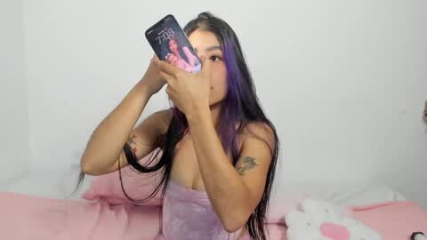 Snapshot of analia_collins chatting on May 2026 12:08:02 AM Ana online show from May 2026 12:08:02 AM