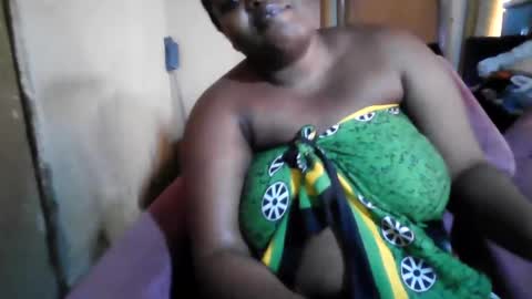 Snapshot of analslut1987 chatting on February 2025 07:12:02 AM analslut1987 online show from February 2025 07:12:02 AM