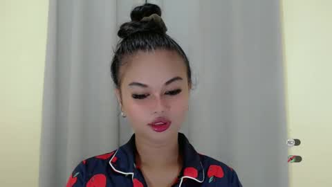 Snapshot of anaruru_ chatting on January 2025 05:17:02 PM ANA online show from January 2025 05:17:02 PM