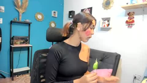 Snapshot of anastasia_tuya chatting on July 2026 09:32:02 PM anastasia online show from July 2026 09:32:02 PM