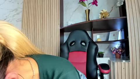 Anastasia online show from April 2026 12:50:02 PM