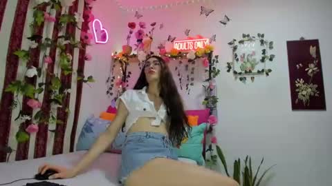 Independent online show from October 2025 05:04:01 AM