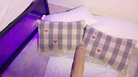 Kendra  online show from November 2025 10:37:01 AM