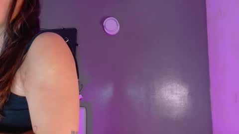 Kendra  online show from December 2025 11:37:02 AM