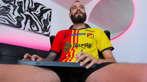 Andrs   -                   online show from March 2025 09:51:01 PM