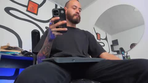 Andrs   -                   online show from January 2026 01:31:01 AM