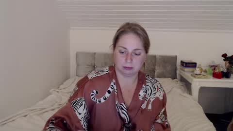 Andorphin online show from November 2025 05:51:01 AM