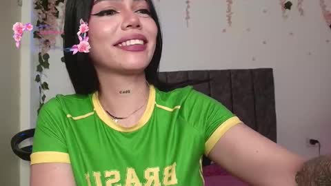 Snapshot of andra_rosse chatting on May 2026 06:38:02 PM Andra de la Rosse online show from May 2026 06:38:02 PM