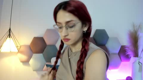 Andra Cyrus online show from January 2025 02:13:02 PM