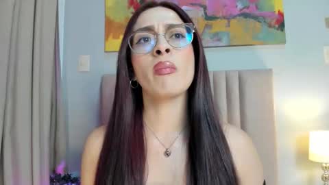 Andra Cyrus online show from February 2026 11:33:01 PM