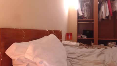 Andra online show from December 2024 04:57:01 AM