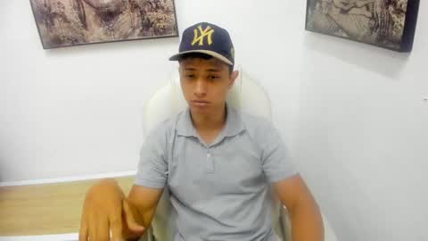 Snapshot of andre_blow chatting on September 2025 11:10:02 AM Andre Blow online show from September 2025 11:10:02 AM