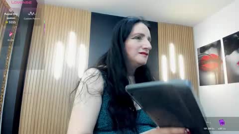 Cloe online show from December 2025 03:46:02 AM