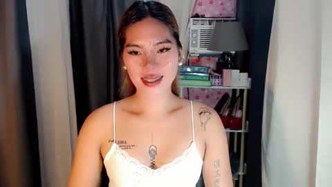 andrea06121998 online show from April 2026 12:43:01 PM