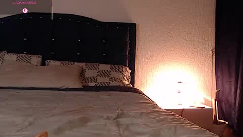 Snapshot of andrea_gomes_ chatting on October 2025 06:03:01 AM andrea online show from October 2025 06:03:01 AM