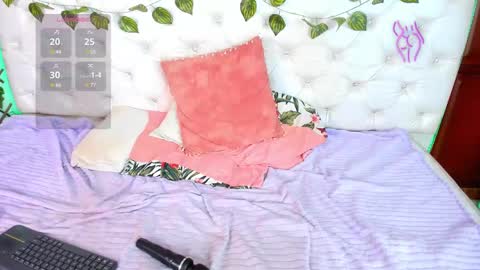 Naomi Andrea Daviss online show from December 2024 02:59:02 PM