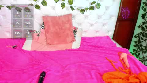 Naomi Andrea Daviss online show from January 2025 07:39:02 PM