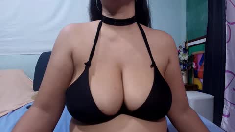 Andrea online show from September 2025 05:18:01 PM