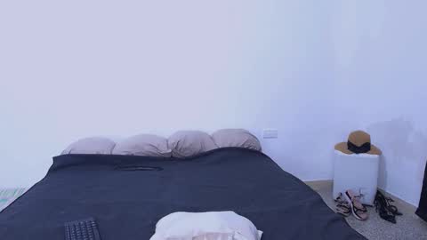 Andrea online show from November 2025 05:23:01 PM