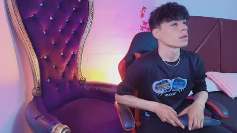 andreew_style_ online show from April 2026 08:25:02 PM