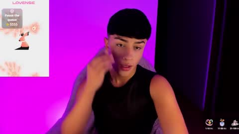 Andrew online show from November 2025 02:23:01 AM